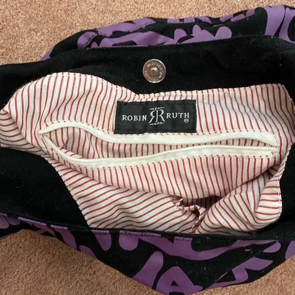 Robin Ruth ‘Roma’ Rome Over the Shoulder Travel Bag - Picture 4 of 8